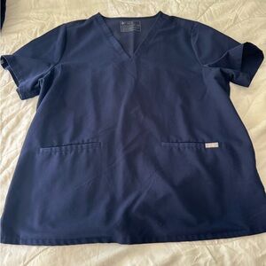 Figs Casma 3 Pocket Scrub Top - Navy